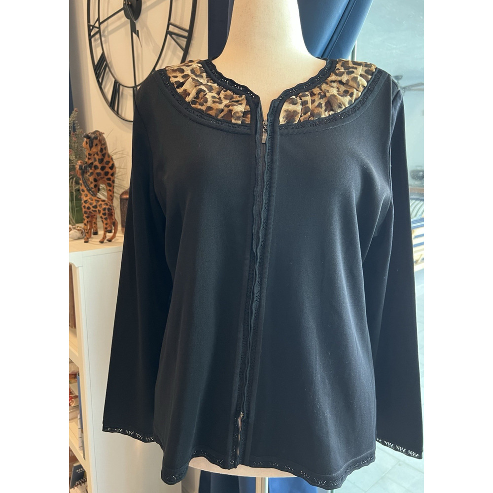 Exclusively MISOOK Large Cheetah Leopard Animal Print Black Cardigan Jacket